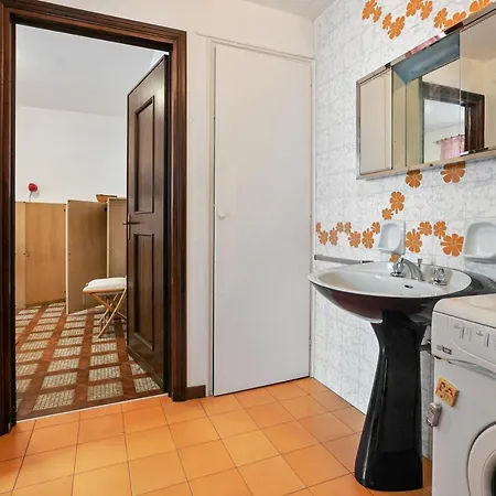 Bright With Parking Apartment