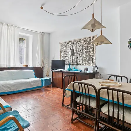 Bright With Parking Apartment Camogli